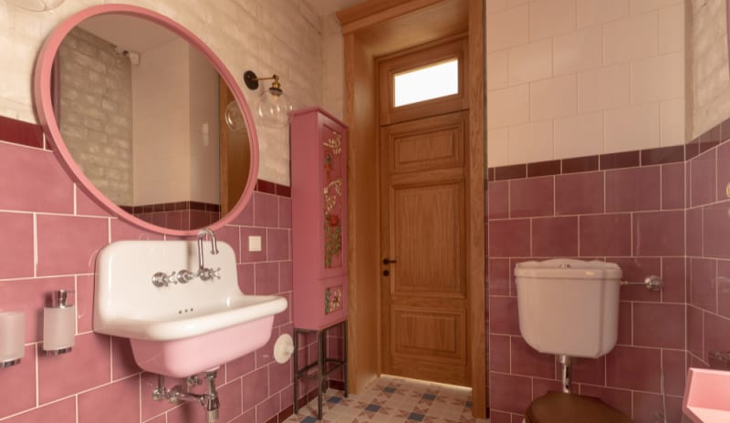 pink and white bathroom